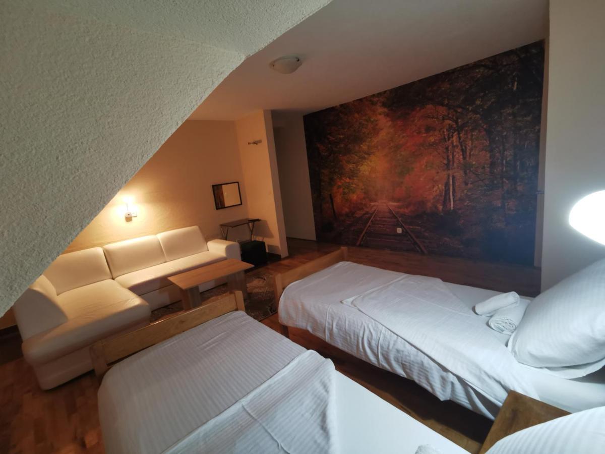 Hotel Gacka Otočac Exterior foto